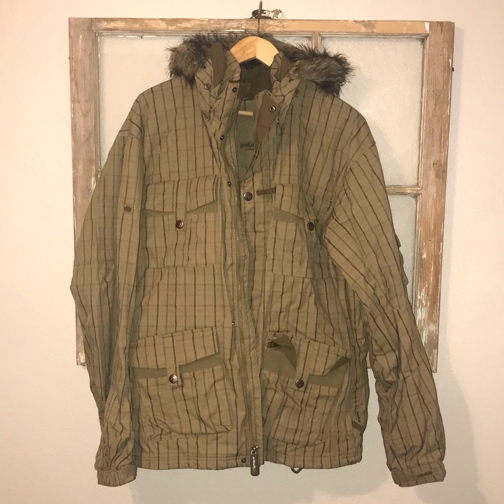 Army green snowboarding jacket with plaid design